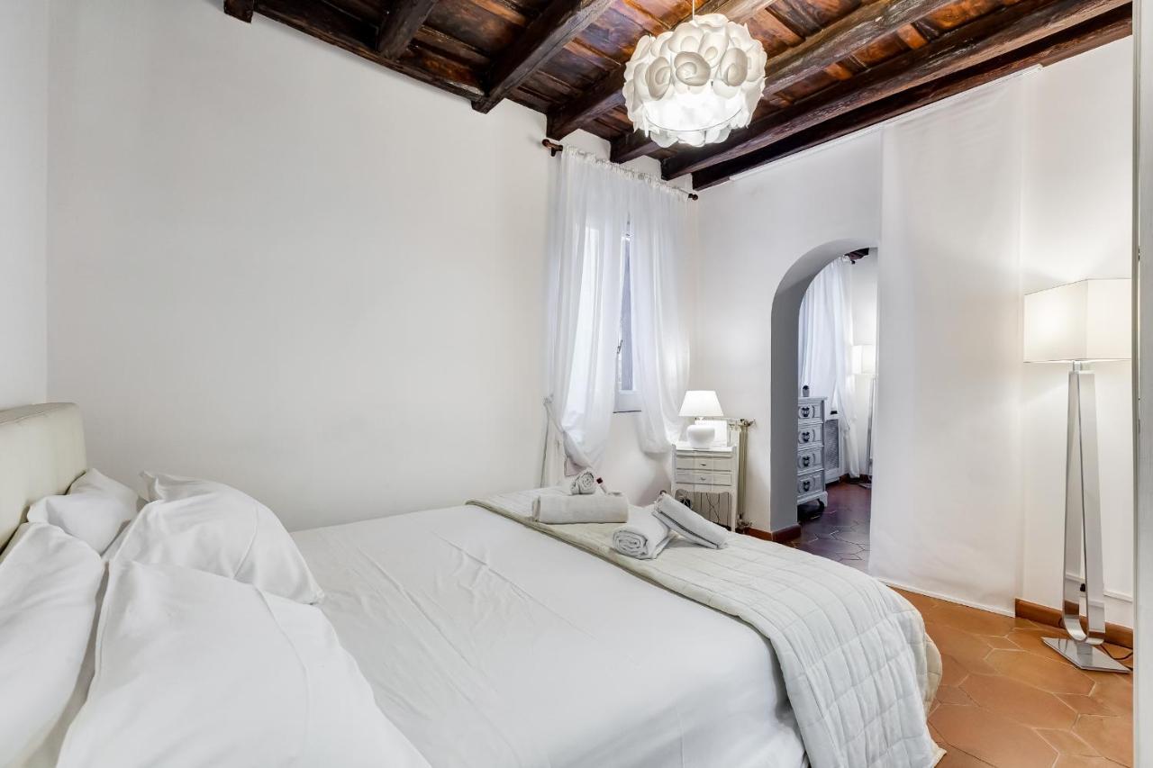 Apartment White Coronari Rome