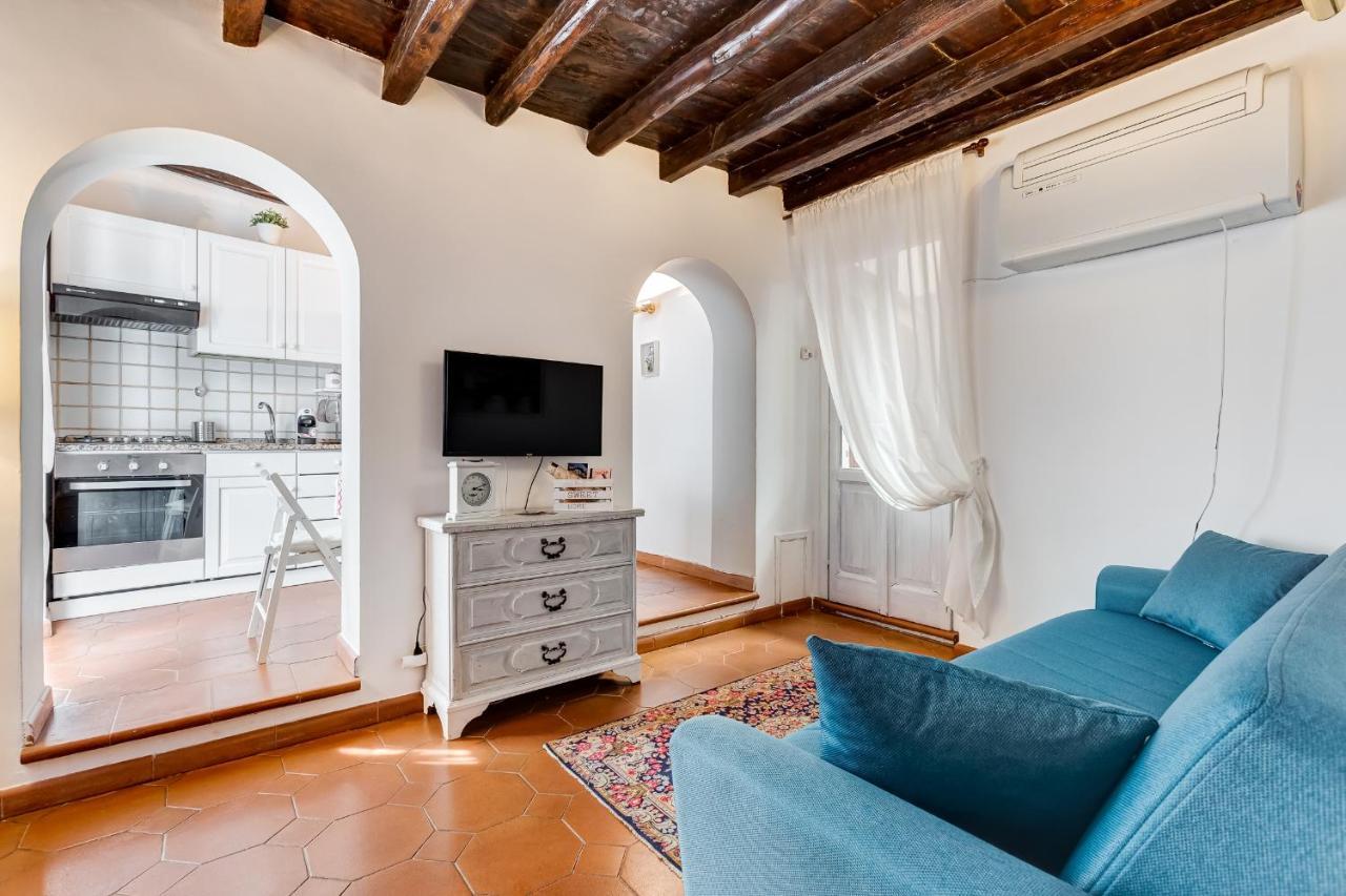 Apartment White Coronari *