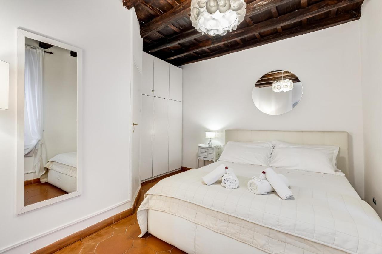 Apartment White Coronari *