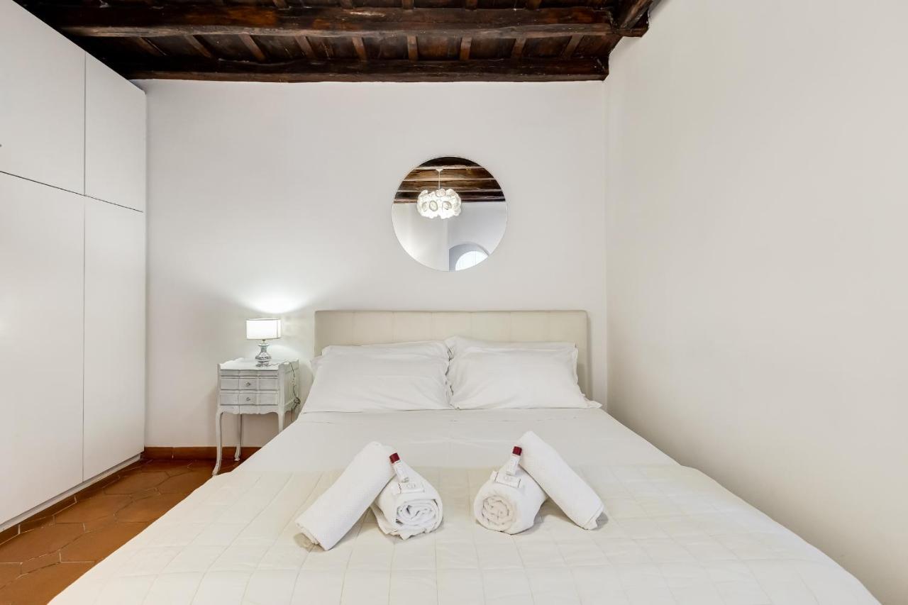 Apartment White Coronari